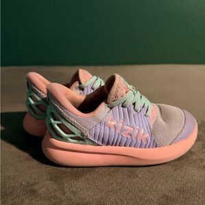 Kizik Kids Anaheim Pink and Purple Slip on sneakers